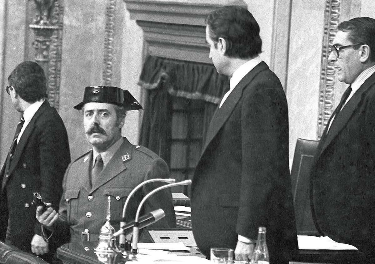 Tejero, durante el intento de golpe de estado en Congreso.