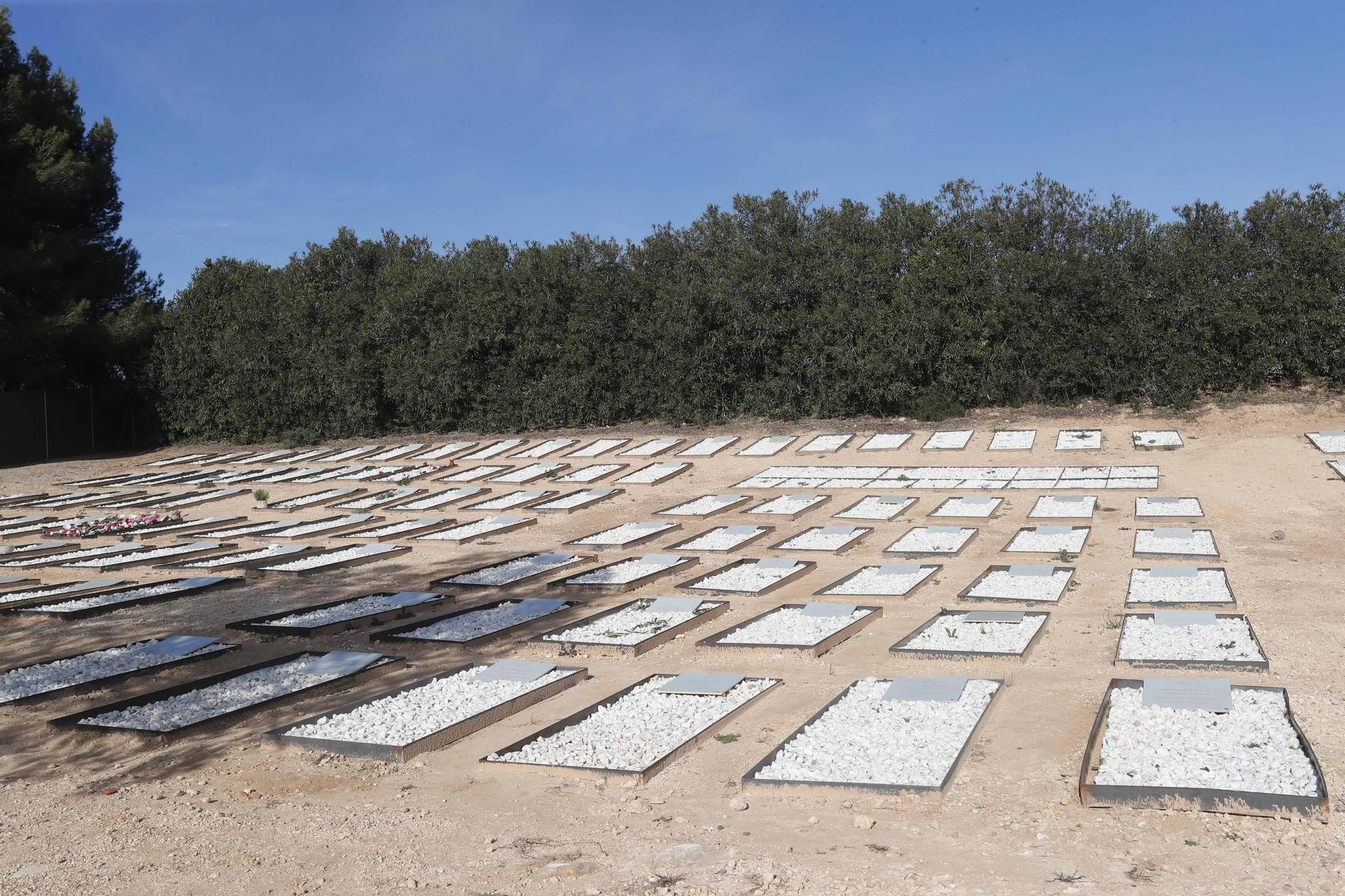 Entierro de Wafaa Sebbah en el cementerio Jardín Muslmán de València