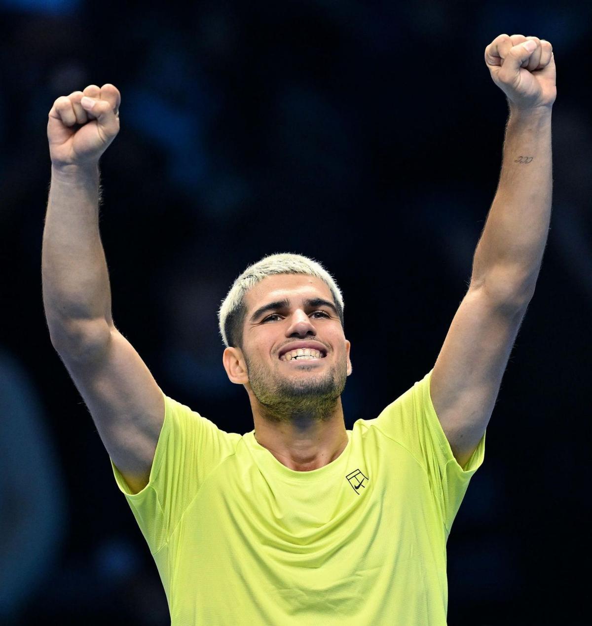 Alcaraz acaricia el número u després d’una gran remuntada