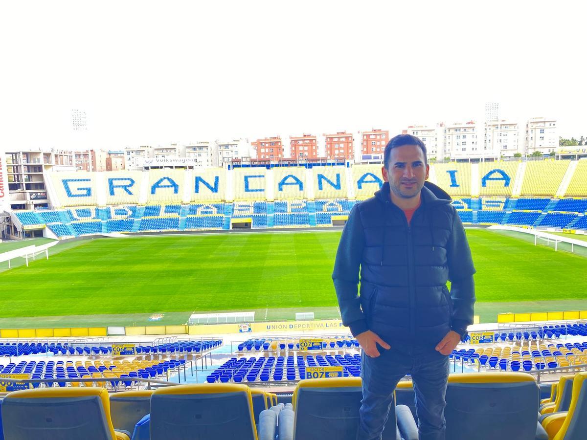 Rubén García, miembro del departamento de captación de la UD Las Palmas, en el estadio de Gran Canaria.
