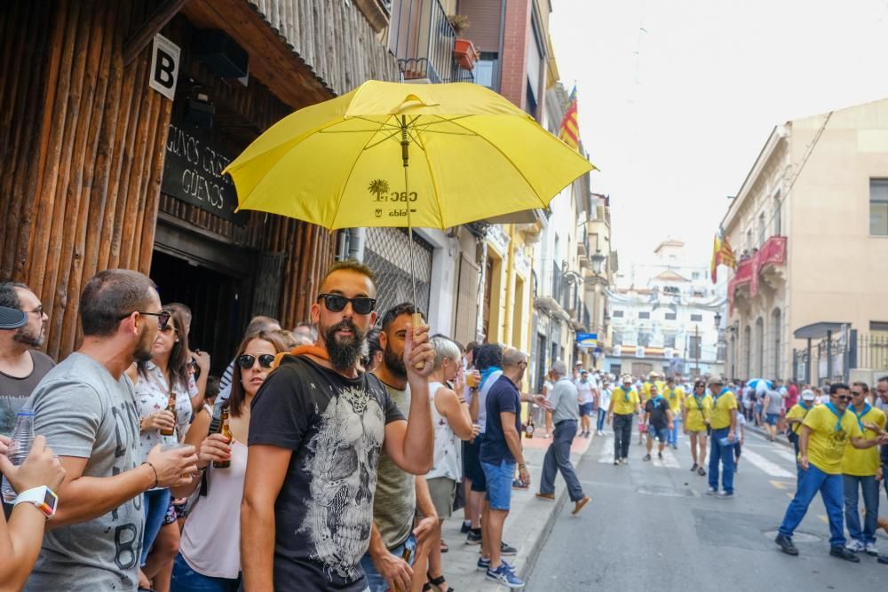 Multitudinaria participación en la tradicional carrera del Ayuntamiento a la plaza Castelar con motivo de la festividad de la Virgen de la Salud