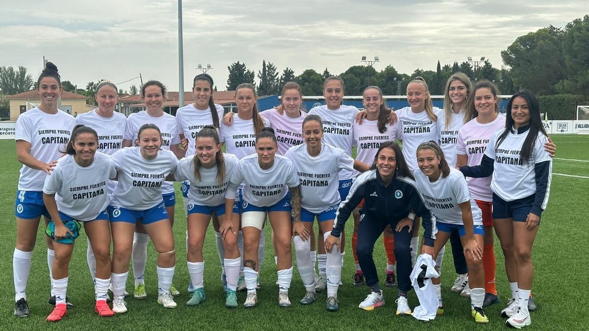 Las jugadoras del primer equipo del Zaragoza CFF posan antes del comienzo de un partido de esta temporada.