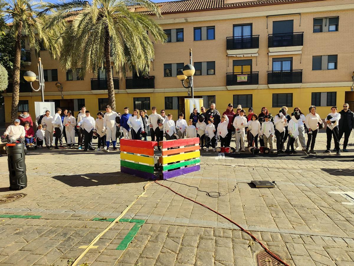 Benetússer lleno de jóvenes tiradores.