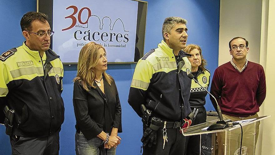 La Policía Local de Cáceres imparte cursos de defensa para víctimas de violencia de género