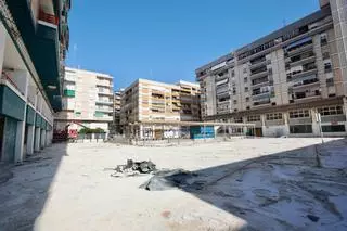 Ruz fija la apertura de la plaza de Pisos Azules antes del verano tras unas obras que se anunciaron en 2021