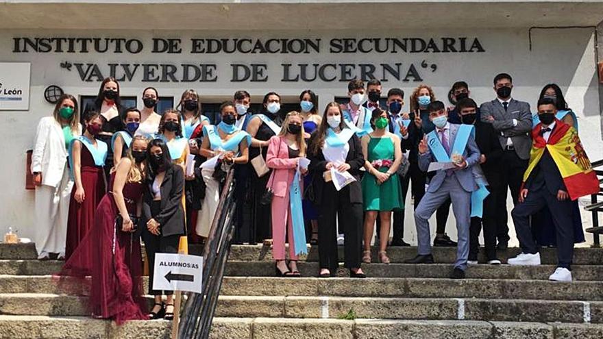 Graduación de 2º de Bachillerato en el IES Valverde de Lucerna de Puebla