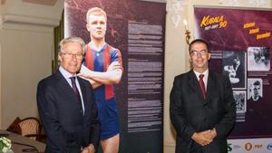 Ramon Alfonseda y Barnabás Kovács en el homenaje que la ABJ y el Consulado de Hungría en Barcelona realizaron con motivo del 90 aniversario del nacimiento de Ladislao Kubala