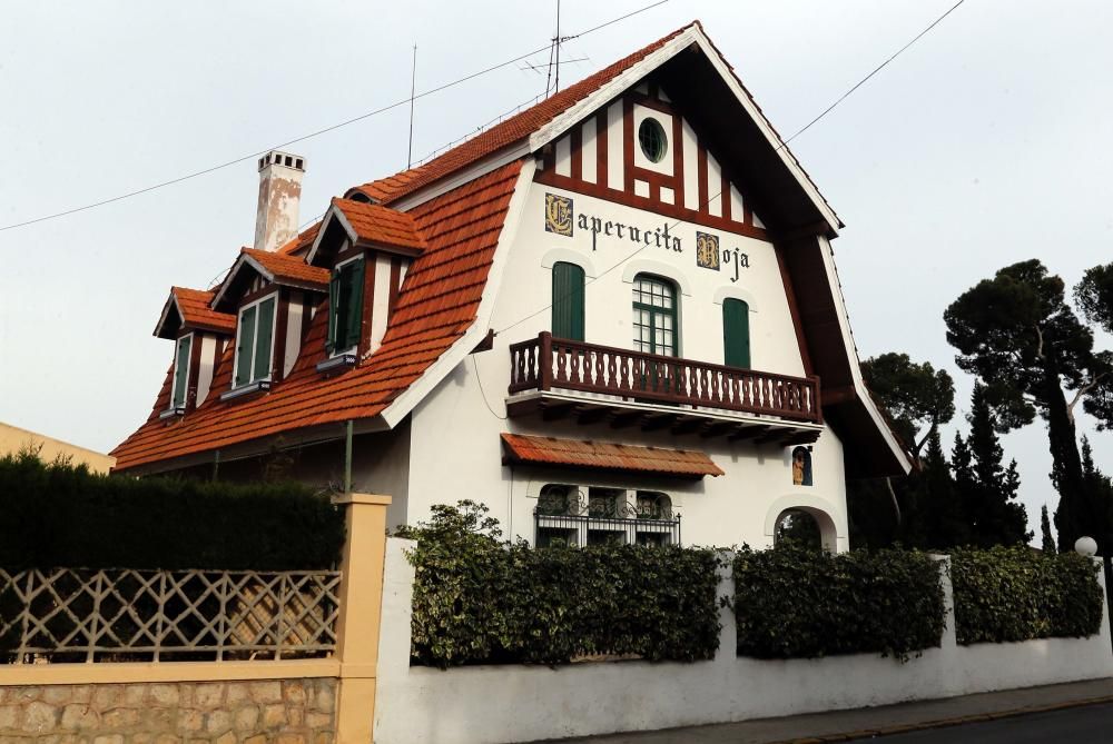 Villa de 'Caperucita Roja' en Rocafort