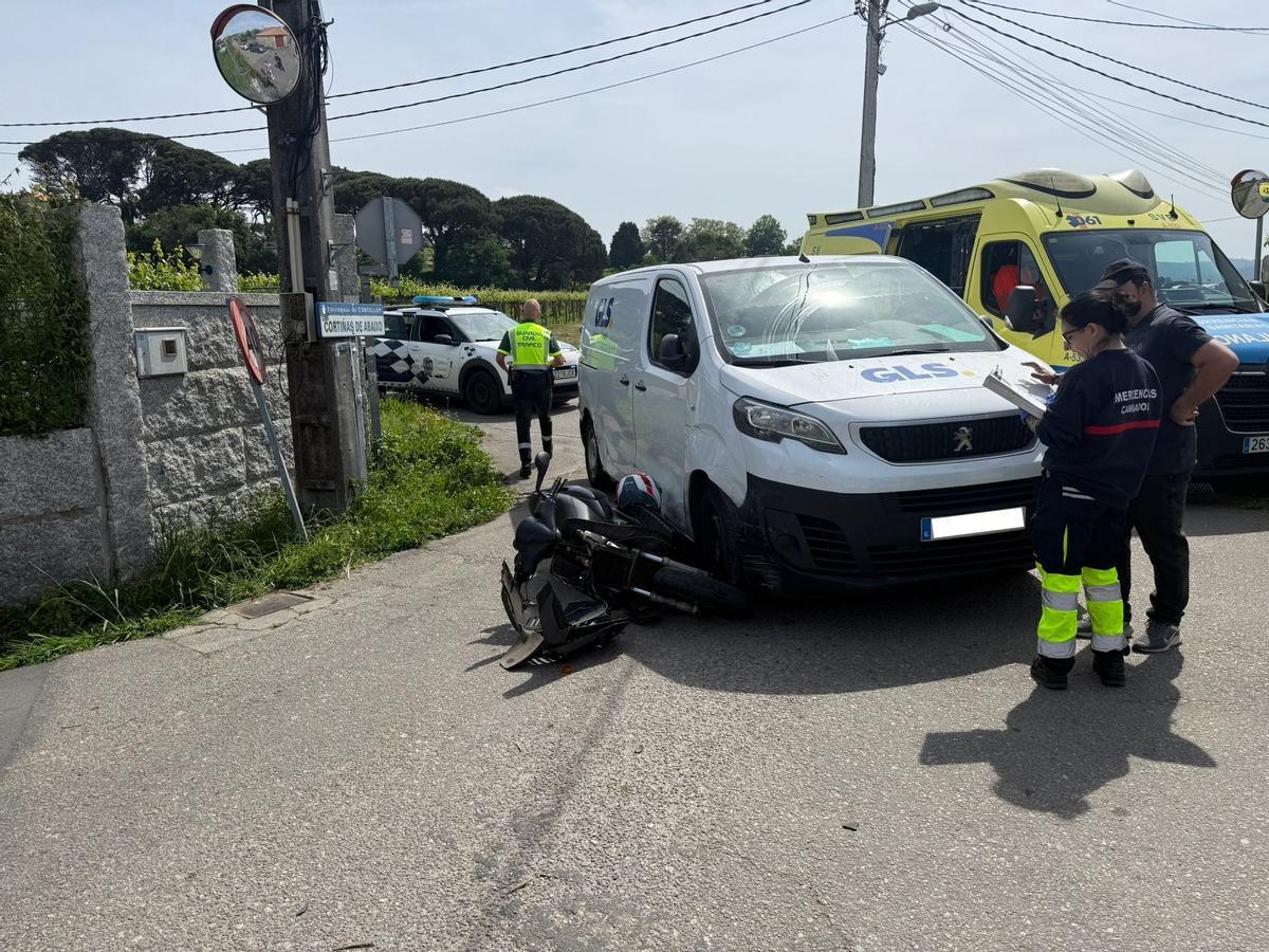 Los vehículos implicados en el accidente de Cambados.