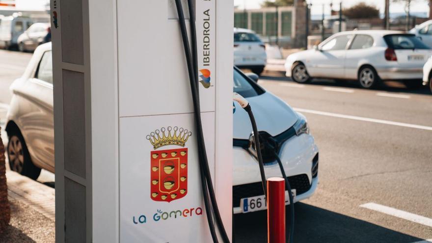 Un punto recarga de vehículos eléctricos de la red insular de La Gomera