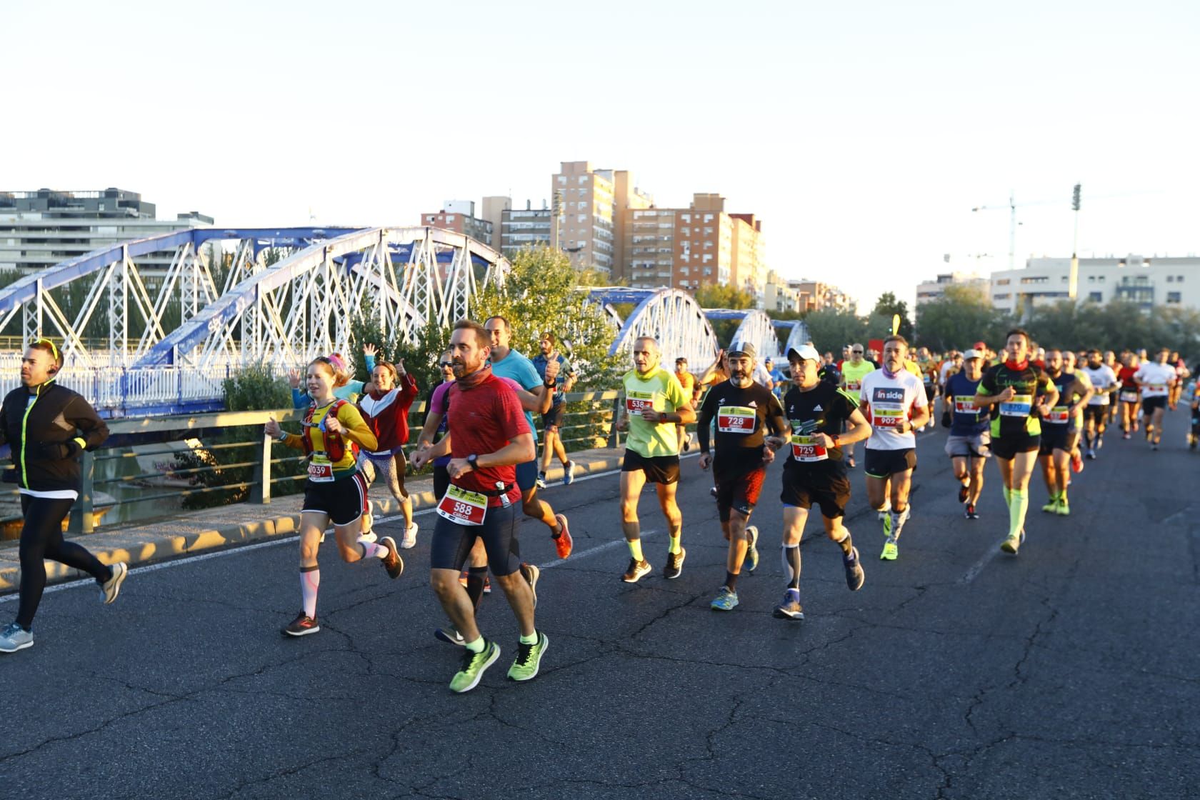 FOTOGALERÍA | Éxito rotundo en el regreso del Maratón de Zaragoza