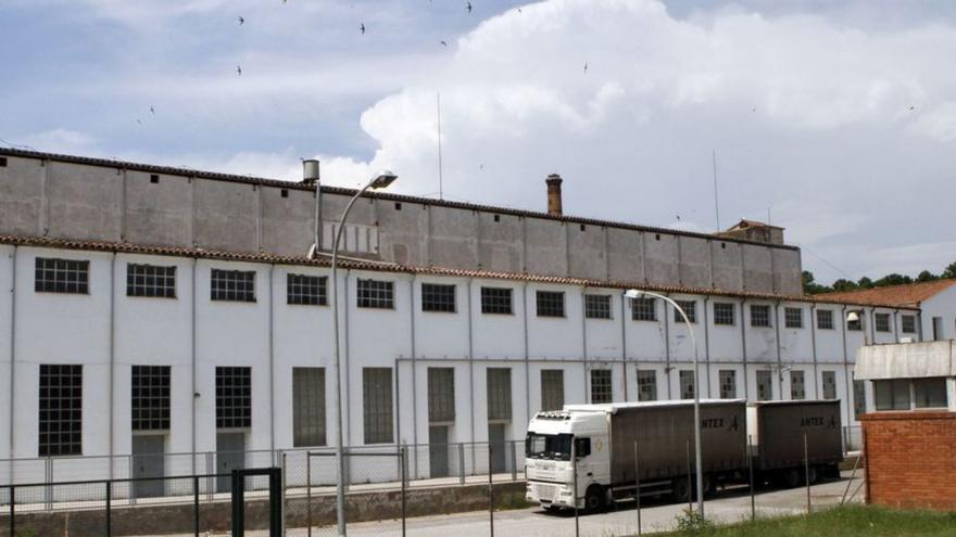 Anglès repararà la teulada de la nau 3 de la fàbrica Burés