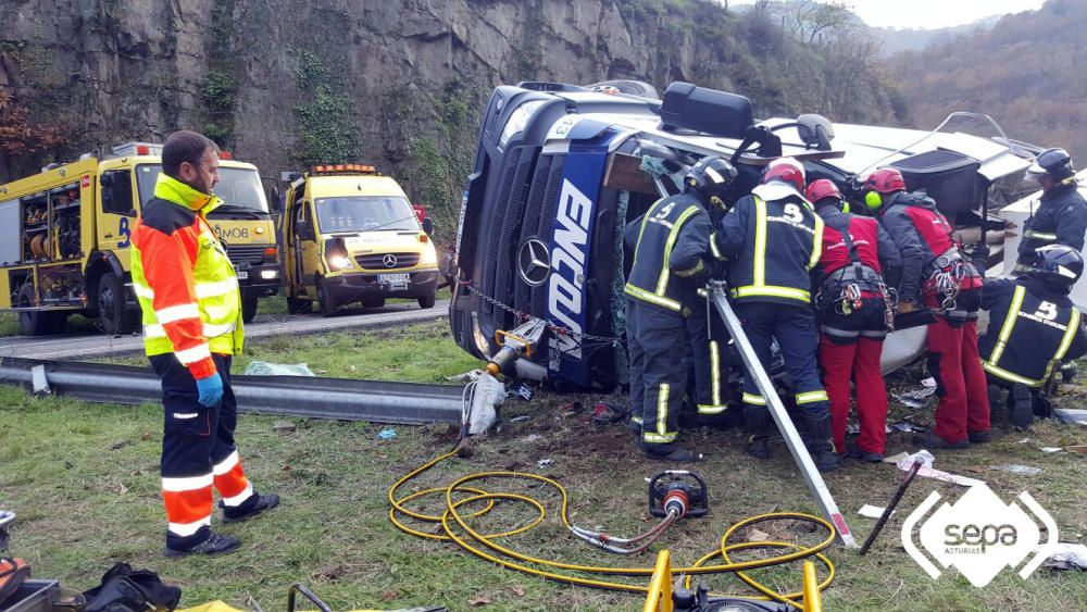 Accidente de tráfico en Cangas del Narcea