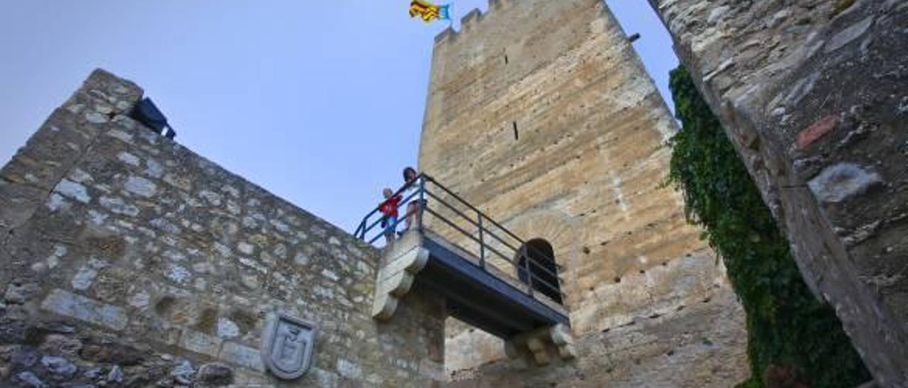 El castillo es el auténtico emblema del municipio