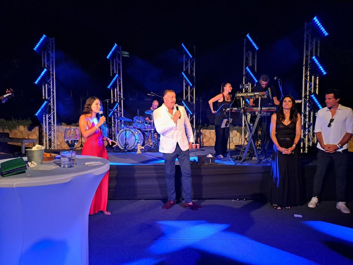 Veranstalter Edwin Weindorfer eröffnet gemeinsam mit Gabriela Sabatini und Tommy Haas (beide re. im Bild) die Mallorca Championships.