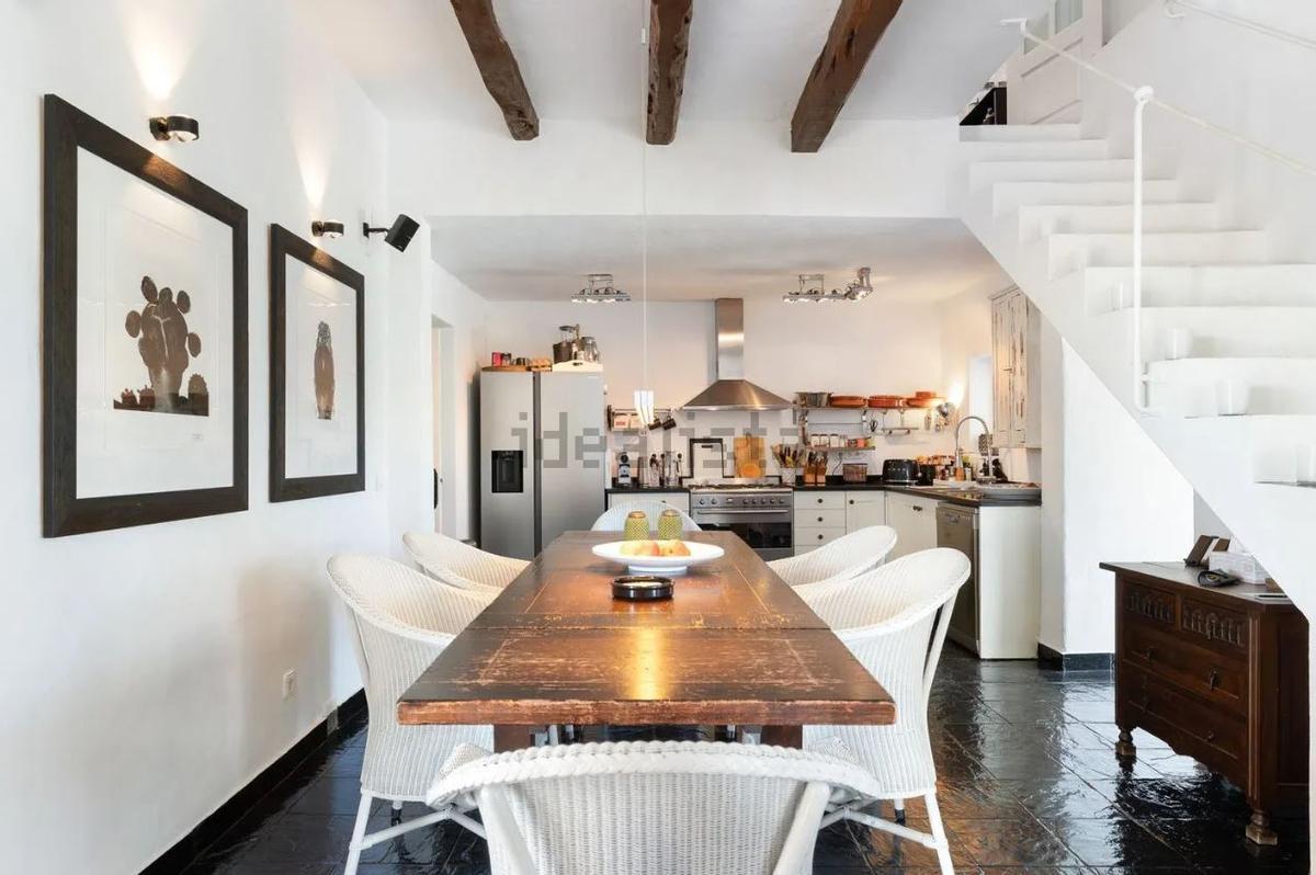 Una villa del siglo XVIII con una campana de capilla original sale a la venta en Ibiza