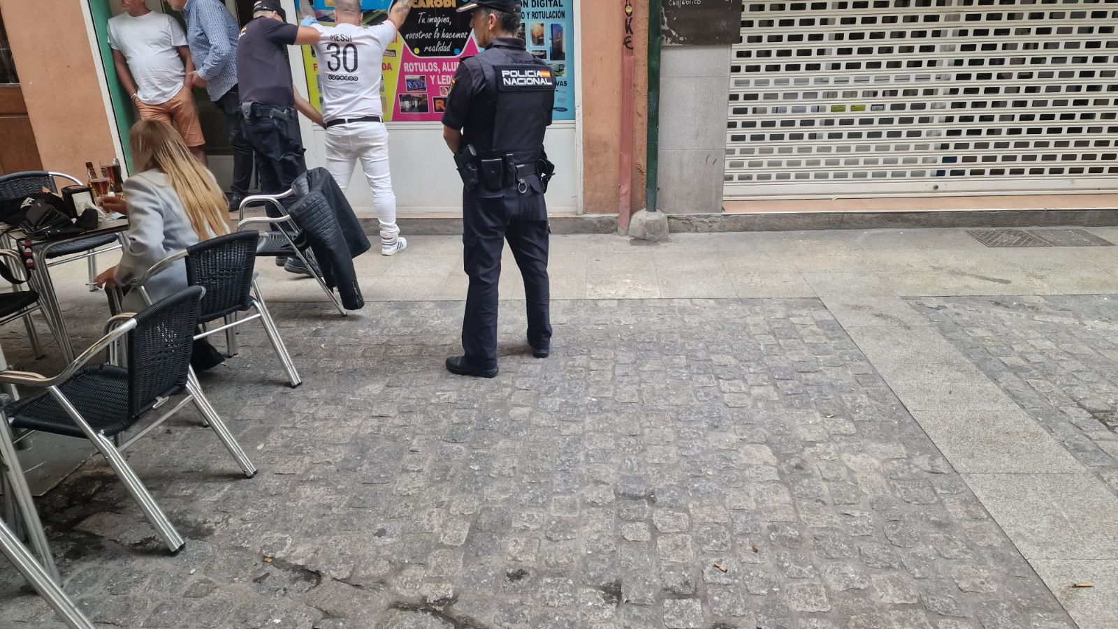 Tarde de perros, policía y drogas con dos detenidos más