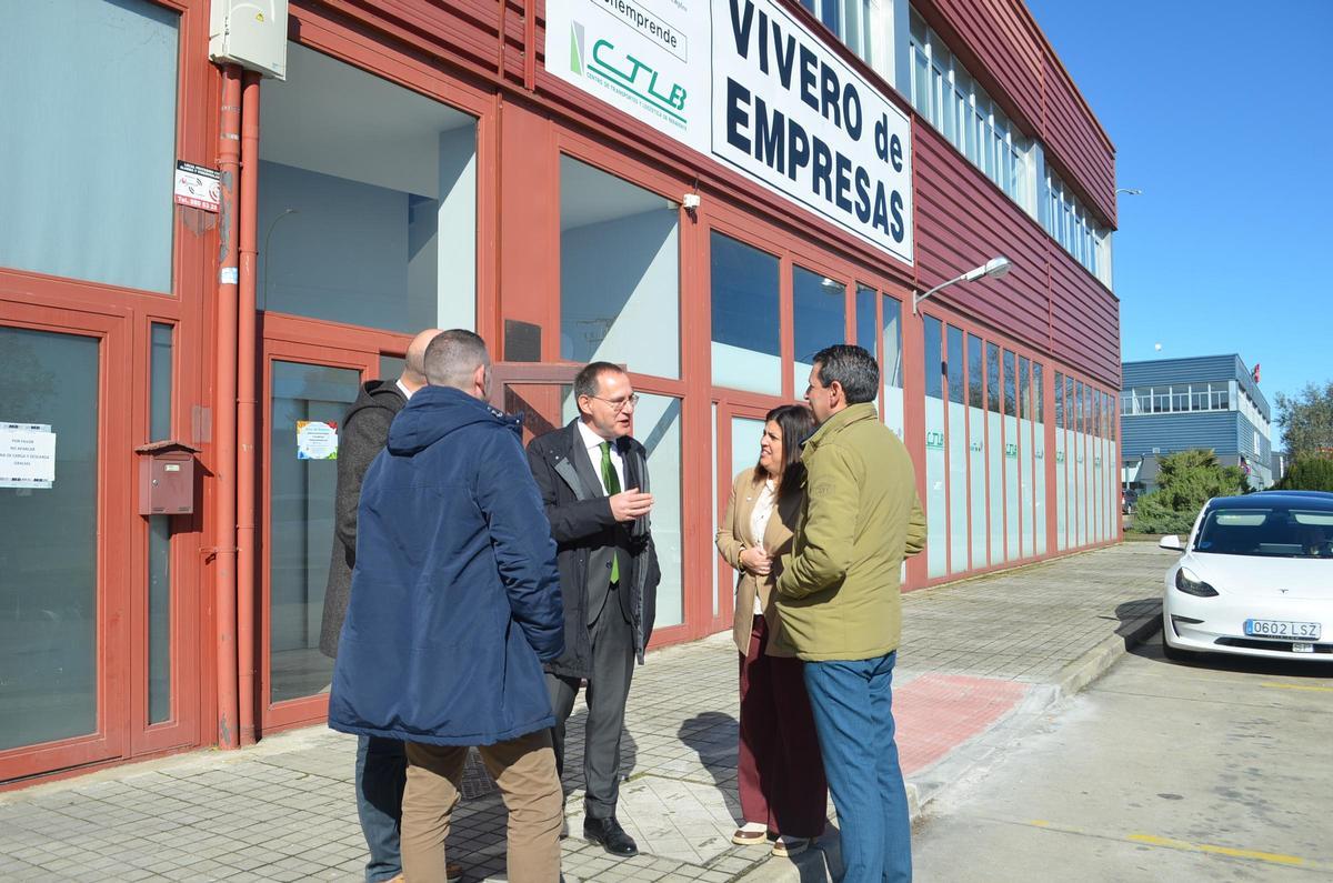 El aula informatizada está ubicada en el inmueble del Vivero de Empresas.