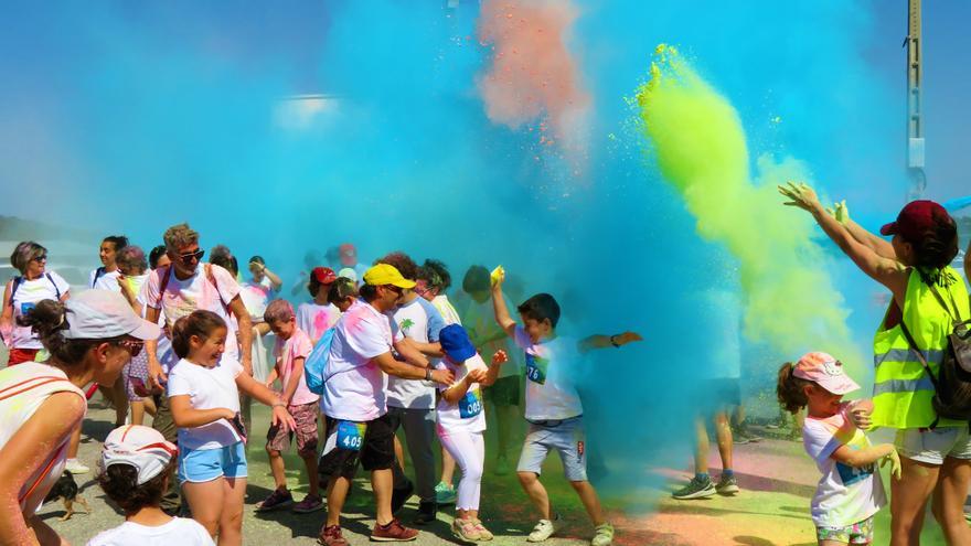 Multitudinaria carrera de colores contra el cáncer en Monesterio