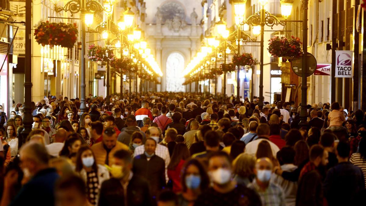 La calle Alfonso de Zaragoza durante estos Pilares.