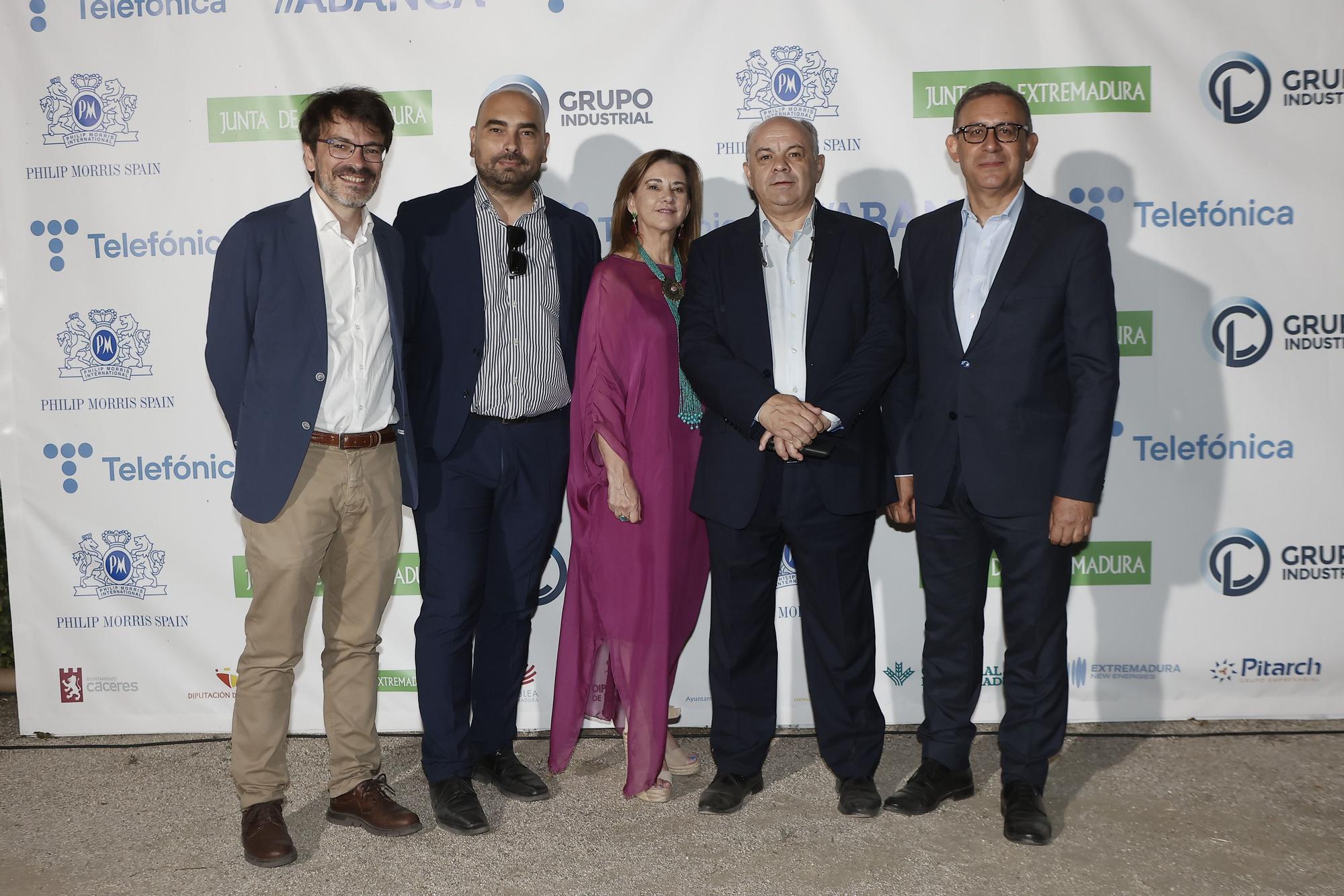 FOTOGALERÍA | Los invitados de los Premios Empresario del Año posan para El Periódico Extremadura