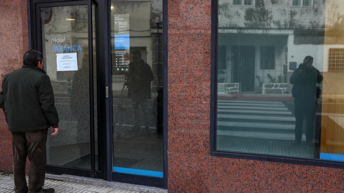 La sucursal bancaria atracada en Corvillón, Cambados.