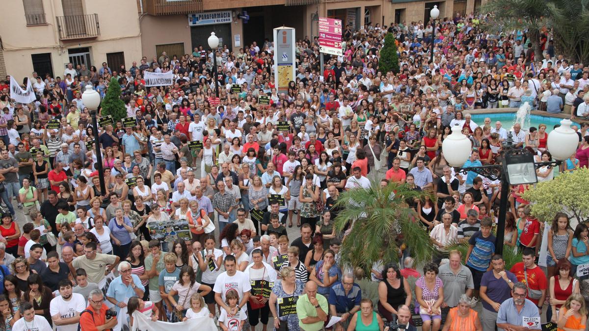 Imagen de archivo de una masiva protesta de los vecinos de l&#039;Alcora.