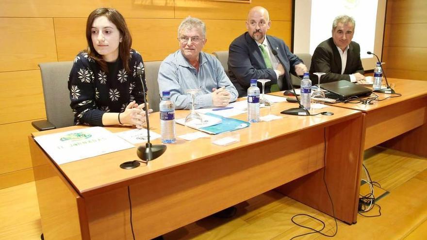 Claudia López, Juan José de la Roz, Francisco Borge y Fermín Rodríguez, ayer, en el Centro de Servicios Universitarios.