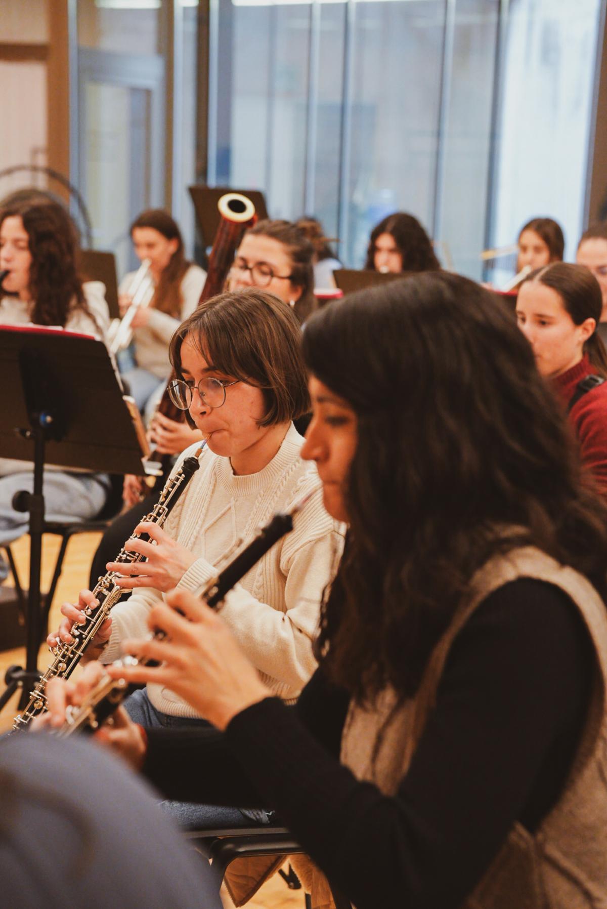 Imatges dels assajos de la Banda Simfònica de Dones previs a l'actual gira.