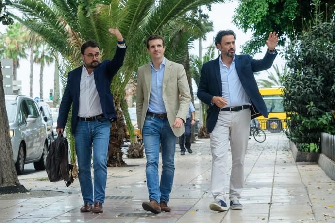 Pablo Casado (PP) hace campaña en Canarias