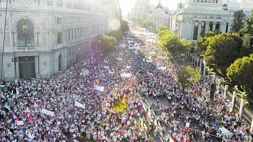 La marcha contra el aborto se desarrolló entre las cinco y las siete de la tarde, desde la Puerta del Sol hasta la Puerta de Alcalá.