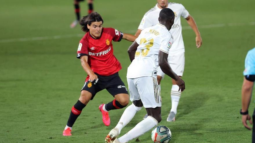 Luka Romero, en un lance del partido de su debut ante el Real Madrid