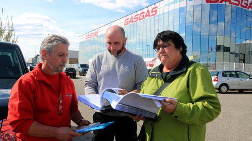 Els presidents del comitè d&#039;empresa i la secretària general de la FICA-UGT.