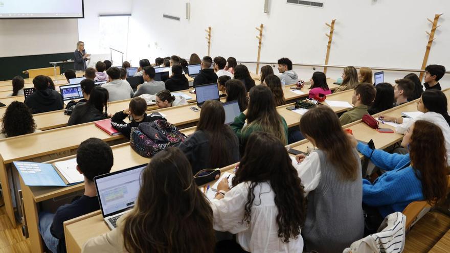 Vista de una clase en un aula universitaria de Vigo.