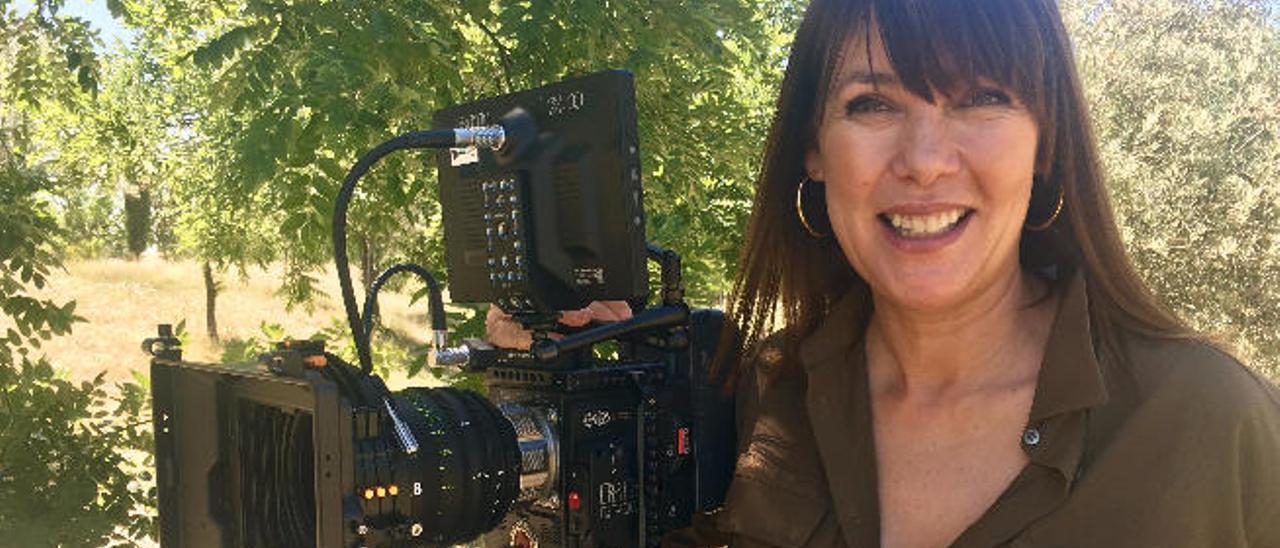 Mabel Lozano, durante el rodaje de uno de sus documentales.