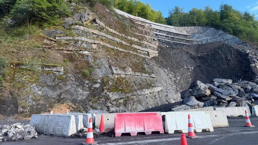 El argayón del Huerna, eternizado: la obra no cumplirá el plazo previsto de finalizar en agosto