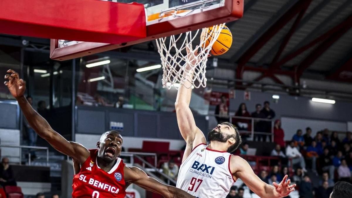 Emanuel Cate, en una acció d'aquesta temporada amb el Baxi