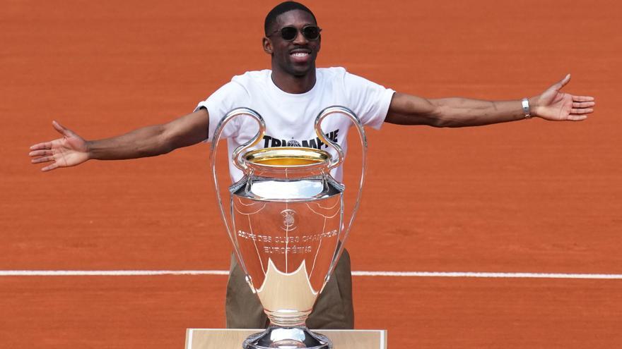 Otro guiño a la campaña de Dembélé para el Balón de Oro: Baño de masas en Roland Garros