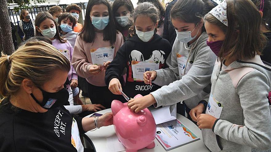 Carrera solidaria contra la leucemia infantil en el colegio de Nós