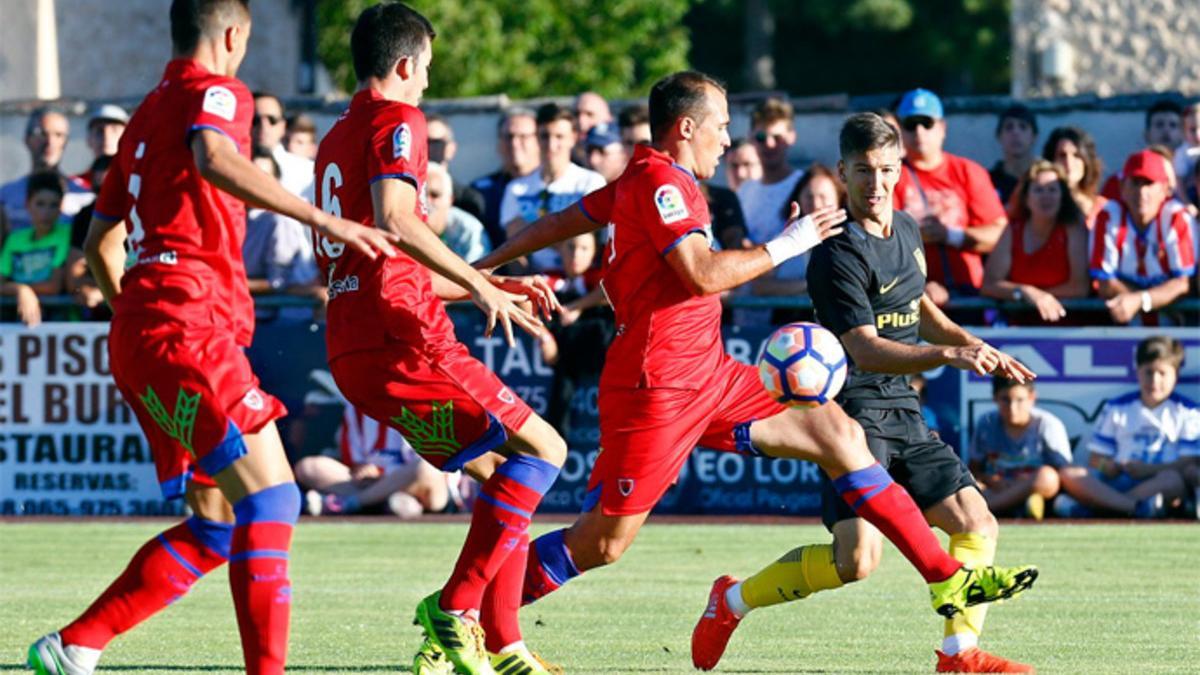 Luciano Vietto, en la jugada que acabó en el 0-2 del Numancia-Atlético