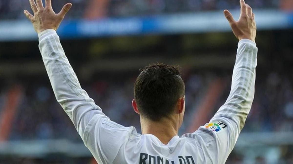 Cristiano Ronaldo se queja en el partido ante el Atlético.