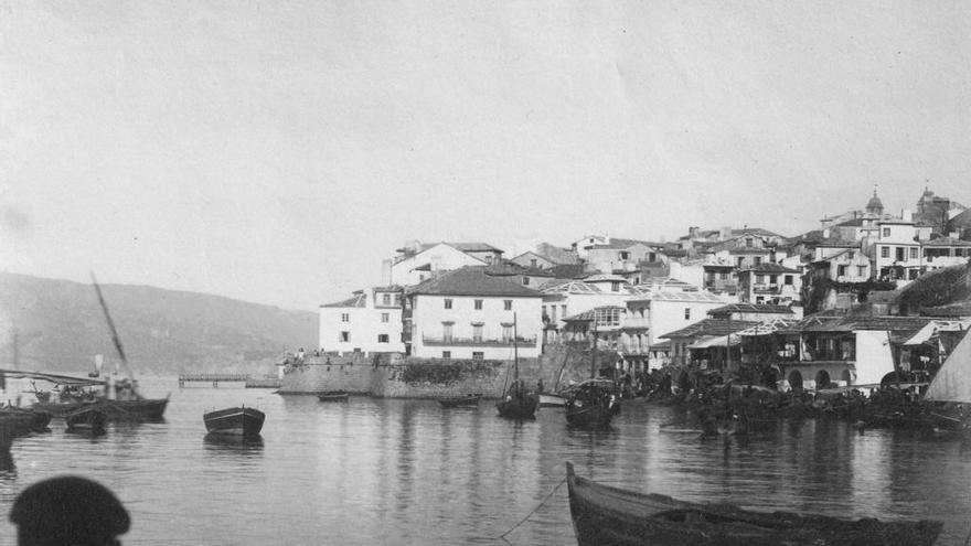 Imagen de Vigo en la que se pueden ver algunas murallas cerca del mar. // FdV