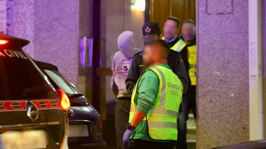 Un registro y dos detenidos en una nueva operación policial antidroga en la villa estradense