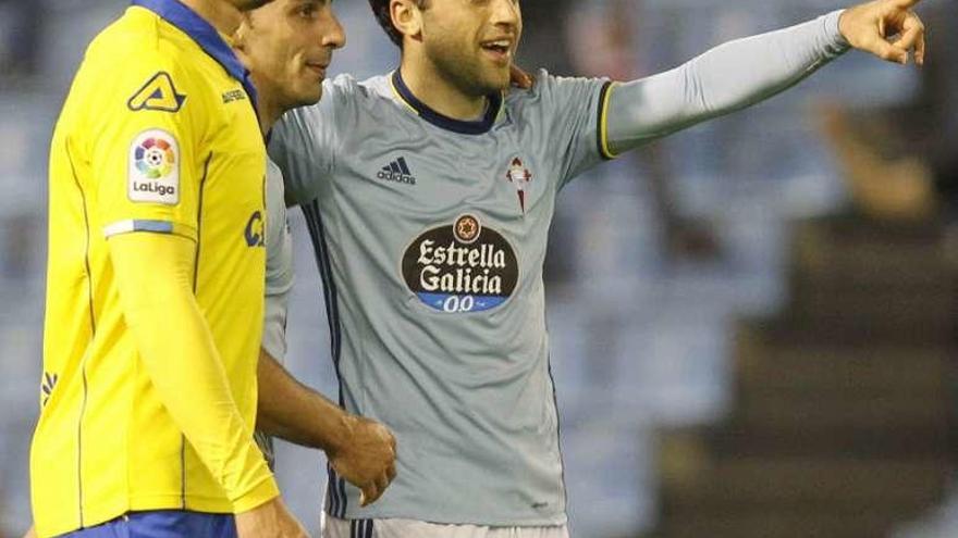 Rossi celebra uno de sus tres goles ante Las Palmas.
