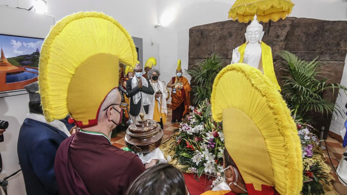 Budistas durante su visita a Cáceres.