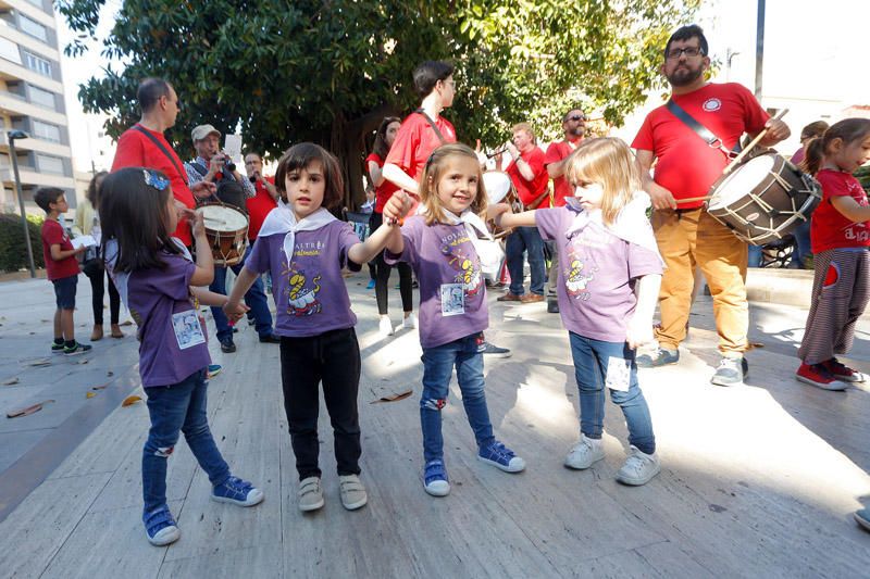 La 'festa del valencià' toma las calles de Torrent