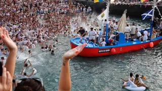 «¡Viva la Virgen del Carmen!»: el Puerto de la Cruz se rinde a la patrona de los marineros