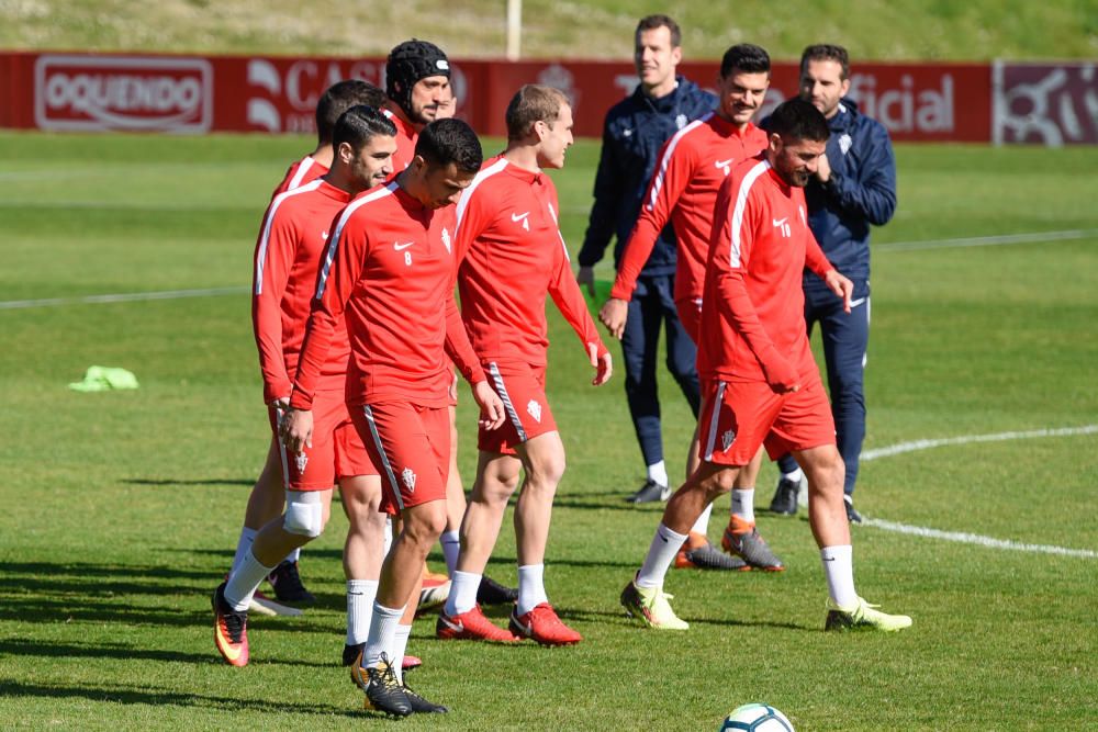 Entrenamiento del Sporting a puerta cerrada