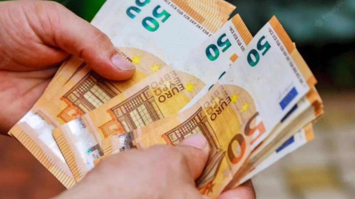 Retrasos en el pago de las ayudas del Gobierno: ¿Por qué aún no han ingresado los 200 euros?
