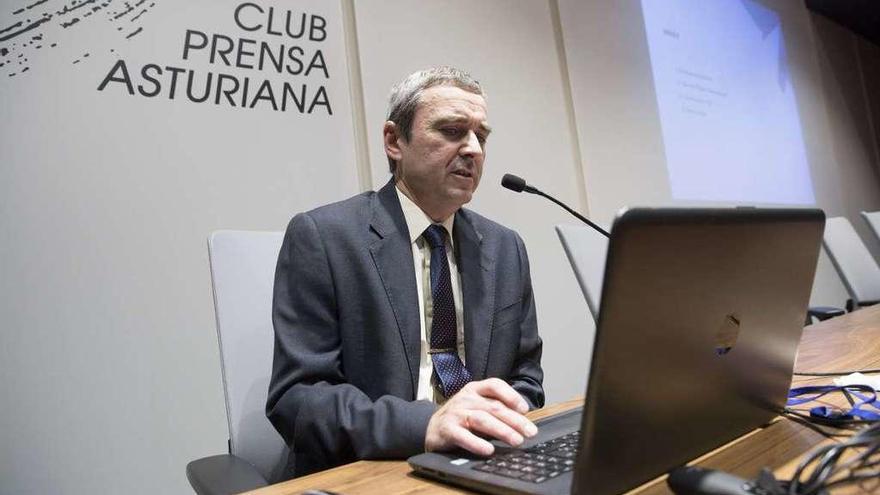 Rogelio Peón, ayer en el Club Prensa Asturiana.